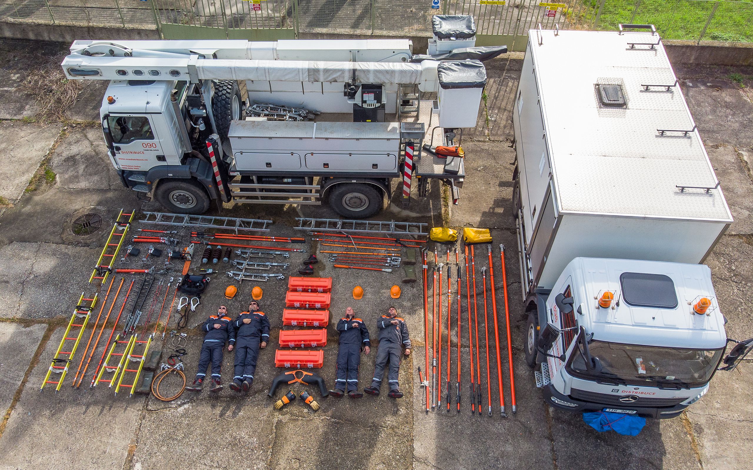 ČEZ Distribuce se připojila k výzvě Tetris Challenge. Ukázala, co vozí v autě borci z PPN